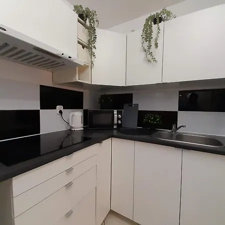 Apartmán Apartament Familly Hostello - 5 Osobnych Pokoi, Blisko Areny I Lotniska