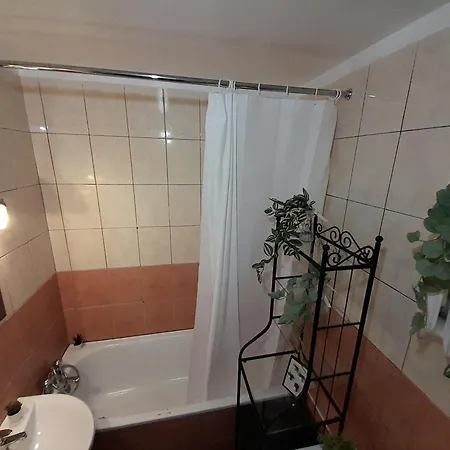 Apartmán Apartament Familly Hostello - 5 Osobnych Pokoi, Blisko Areny I Lotniska