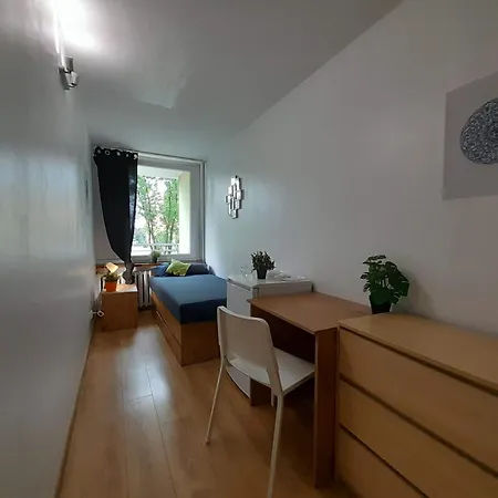 Apartament Familly Hostello - 5 Osobnych Pokoi, Blisko Areny I Lotniska Vratislav