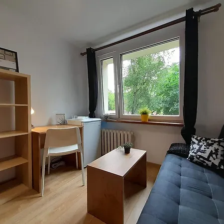 Apartament Familly Hostello - 5 Osobnych Pokoi, Blisko Areny I Lotniska Apartmán *