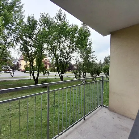 Apartament Familly Hostello - 5 Osobnych Pokoi, Blisko Areny I Lotniska Apartmán
