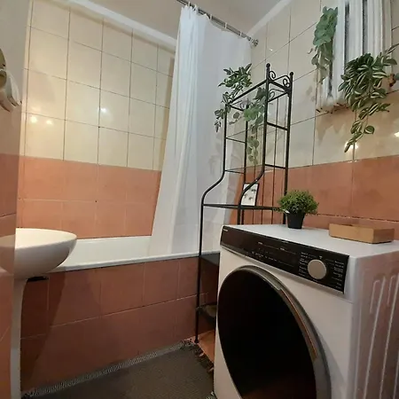 아파트 Apartament Familly Hostello - 5 Osobnych Pokoi, Blisko Areny I Lotniska