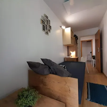 Apartament Familly Hostello - 5 Osobnych Pokoi, Blisko Areny I Lotniska 아파트 브로츠와프
