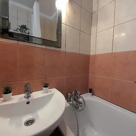 Apartament Familly Hostello - 5 Osobnych Pokoi, Blisko Areny I Lotniska * 브로츠와프