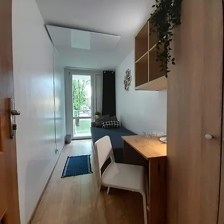Apartament Familly Hostello - 5 Osobnych Pokoi, Blisko Areny I Lotniska * 브로츠와프